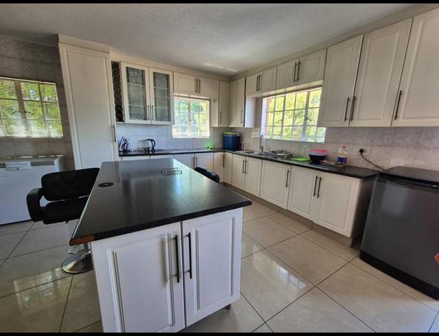 3 BEDROOM TOWNHOUSE FOR SALE IN BRACKENDOWNS